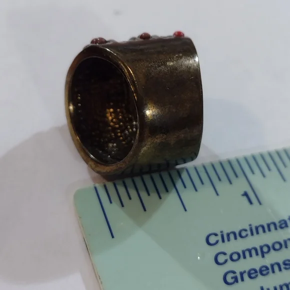 Elegant Red Beaded Ring - Picture 10 of 10